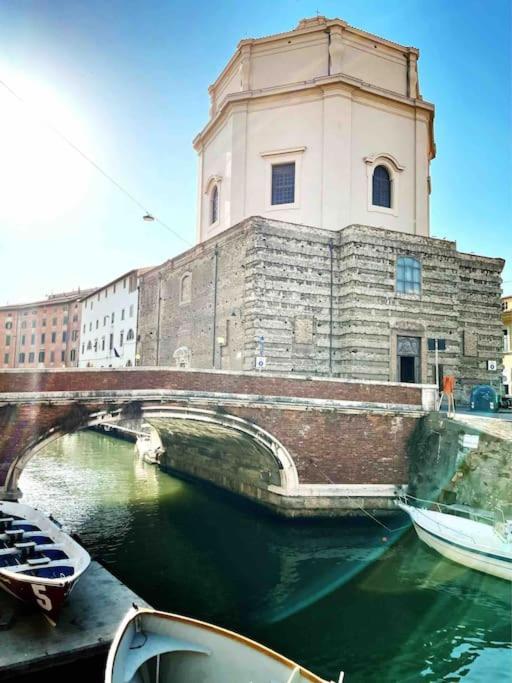 La Venezia'S Studio Flat Ливорно Экстерьер фото