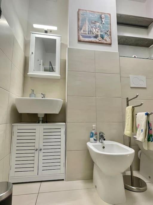 La Venezia'S Studio Flat Ливорно Экстерьер фото