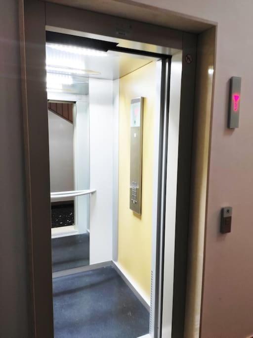 La Venezia'S Studio Flat Ливорно Экстерьер фото