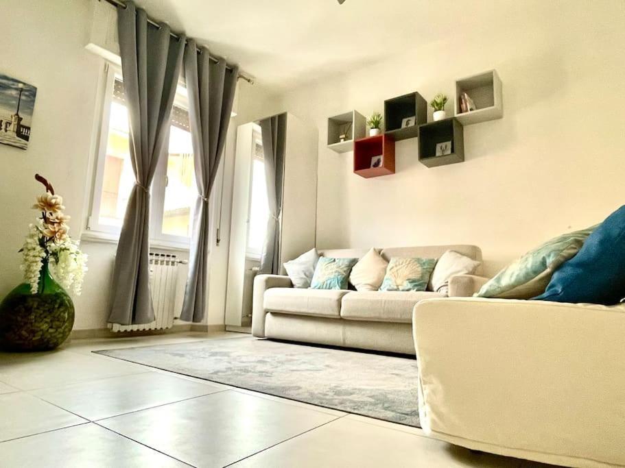La Venezia'S Studio Flat Ливорно Экстерьер фото