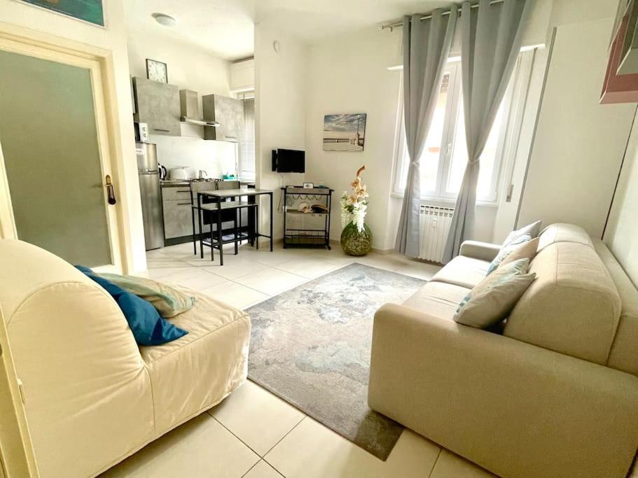 La Venezia'S Studio Flat Ливорно Экстерьер фото