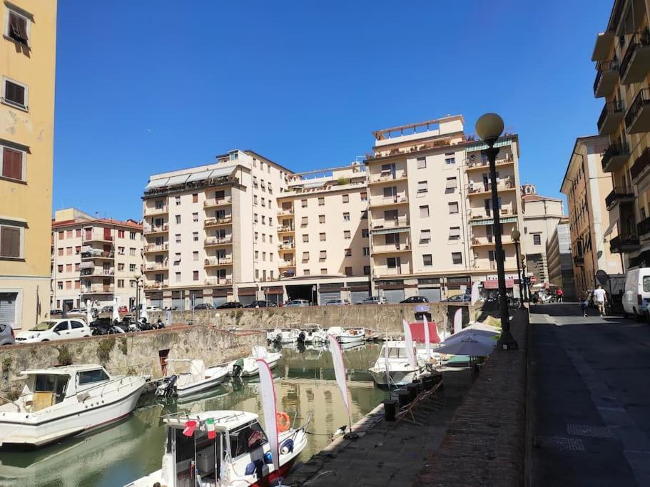 La Venezia'S Studio Flat Ливорно Экстерьер фото